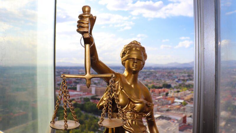 Preciso de advogado para pedir meu benefício no INSS? Entenda quando é realmente necessário