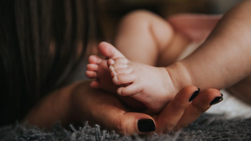 Salário-maternidade: Quem realmente tem direito ao benefício?