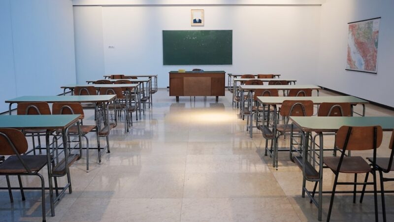 Quando o Professor Pode se Aposentar por Idade? Entenda as Regras Atuais
