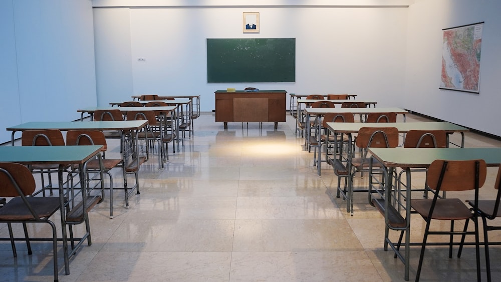 Quando o Professor Pode se Aposentar por Idade? Entenda as Regras Atuais