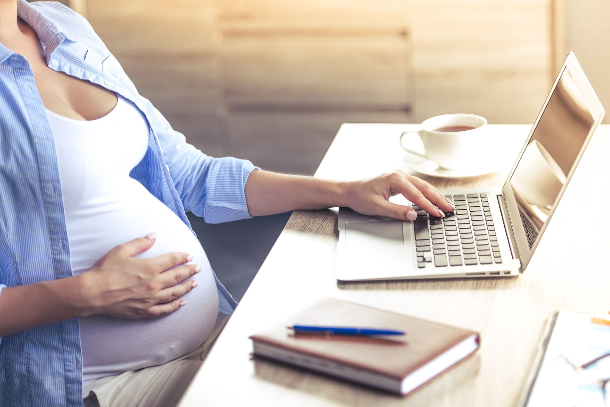 Quem paga o salário-maternidade: a empresa ou o INSS?